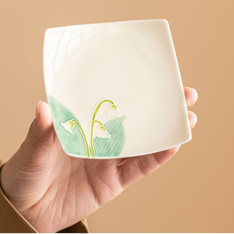 Hand Painted Lily of the Valle - Valley Tea And Coffee บทวิจารณ์และราคา